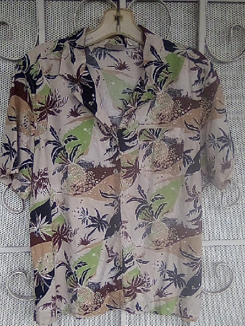 Woman's Short Sleeve Tropical Pineapple Shirt in Beige and Green